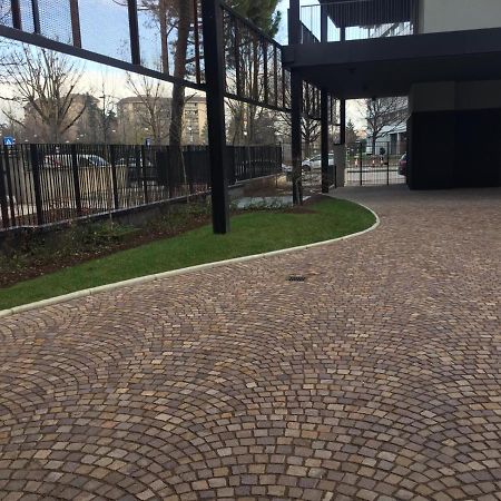 Luxury Gioia Central Station Apartment Milan Luaran gambar