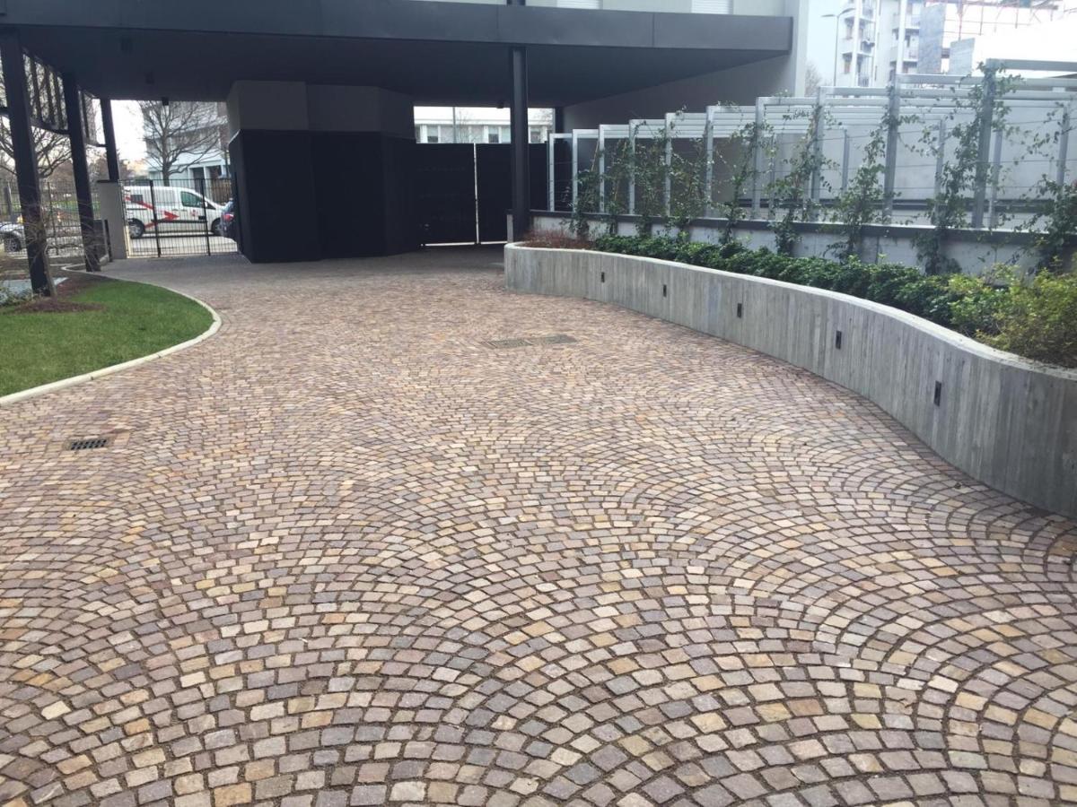 Luxury Gioia Central Station Apartment Milan Luaran gambar